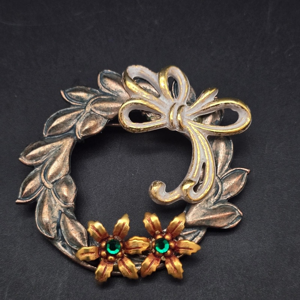 Kerissa Wreath Brooch Green Rhinestones Mixed Metal Vintage Jewelry